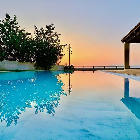 Villa Beachfront Calypso With Private Pool By Dadovillas *
