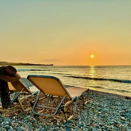 Vila Beachfront Calypso With Private Pool By Dadovillas