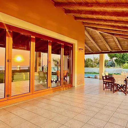 Beachfront Calypso With Private Pool By Dadovillas