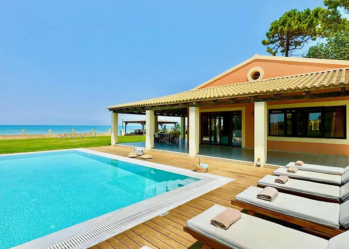 Beachfront Calypso With Private Pool By Dadovillas