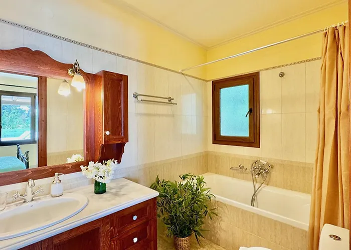 Beachfront Calypso With Private Pool By Dadovillas Acharavi (Corfu)