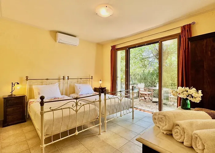 Beachfront Calypso With Private Pool By Dadovillas Villa *