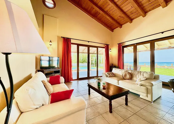 Beachfront Calypso With Private Pool By Dadovillas Villa *