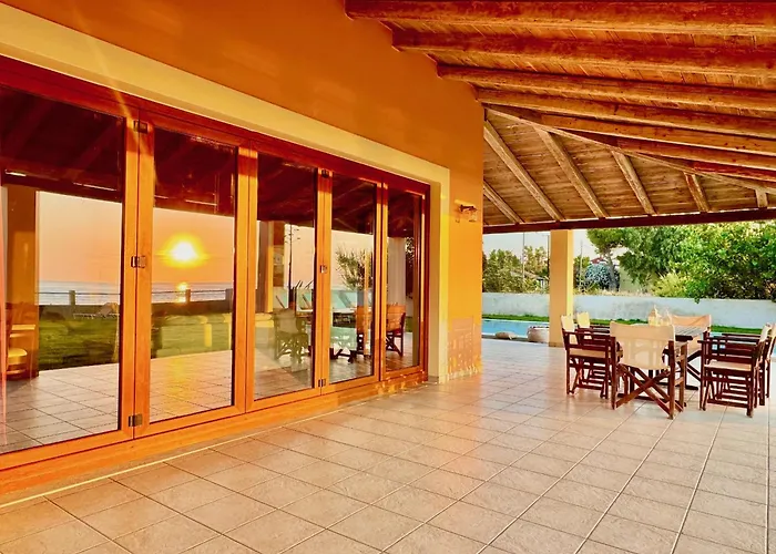 Beachfront Calypso With Private Pool By Dadovillas