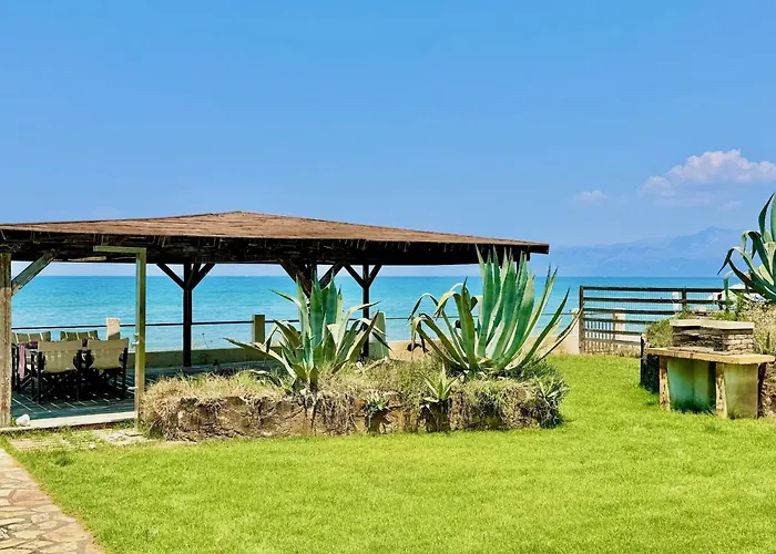 Beachfront Calypso With Private Pool By Dadovillas