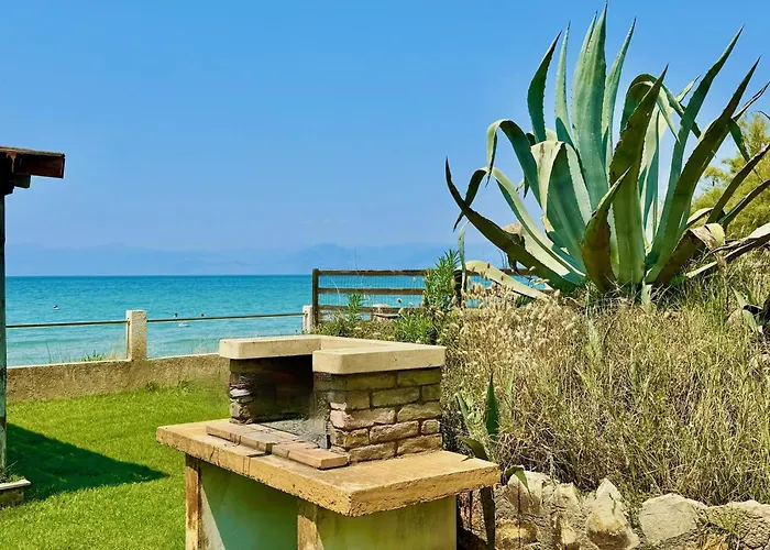 וילה Beachfront Calypso With Private Pool By Dadovillas *