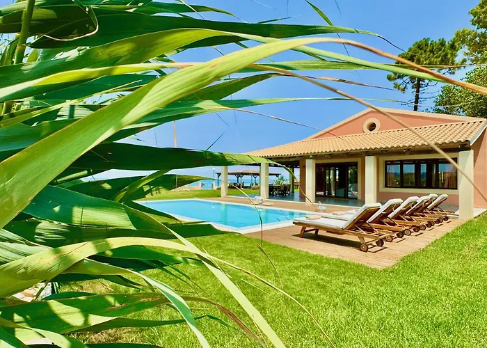 Beachfront Calypso With Private Pool By Dadovillas וילה אצ'ארבי