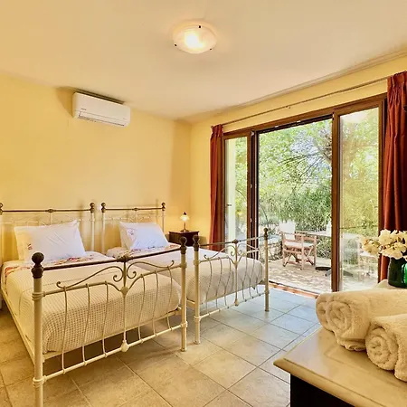 Beachfront Calypso With Private Pool By Dadovillas Villa *